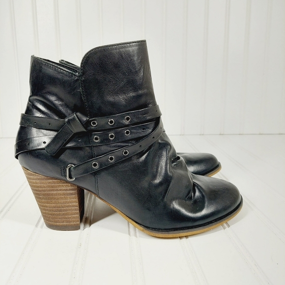 New Bella Vita Leather Strappy Block Heel Ankle Booties B144 - Picture 5 of 11